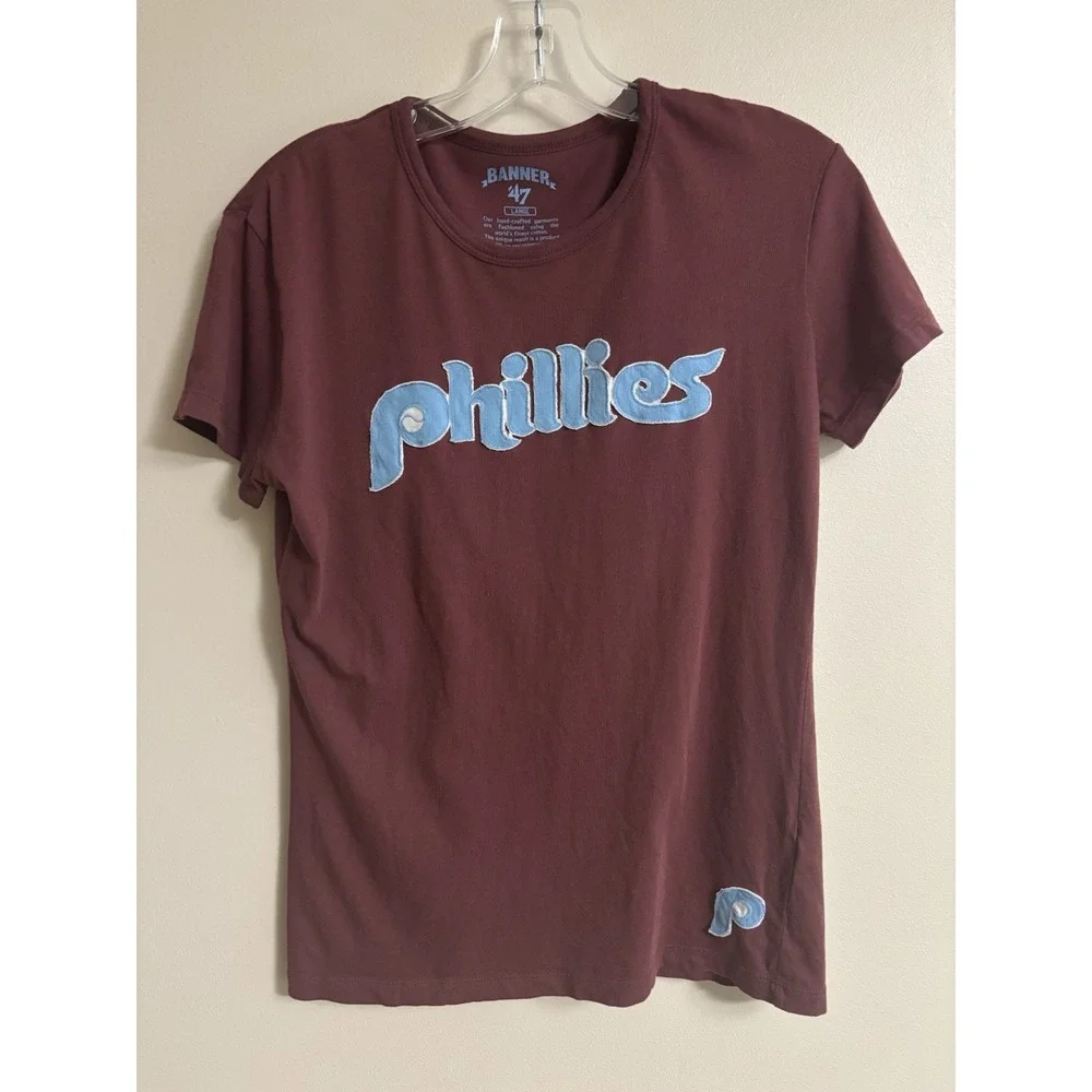 Philadelphia Phillies Womens T-Shirt M/L Vintage Style Maroon Red Slim Fit